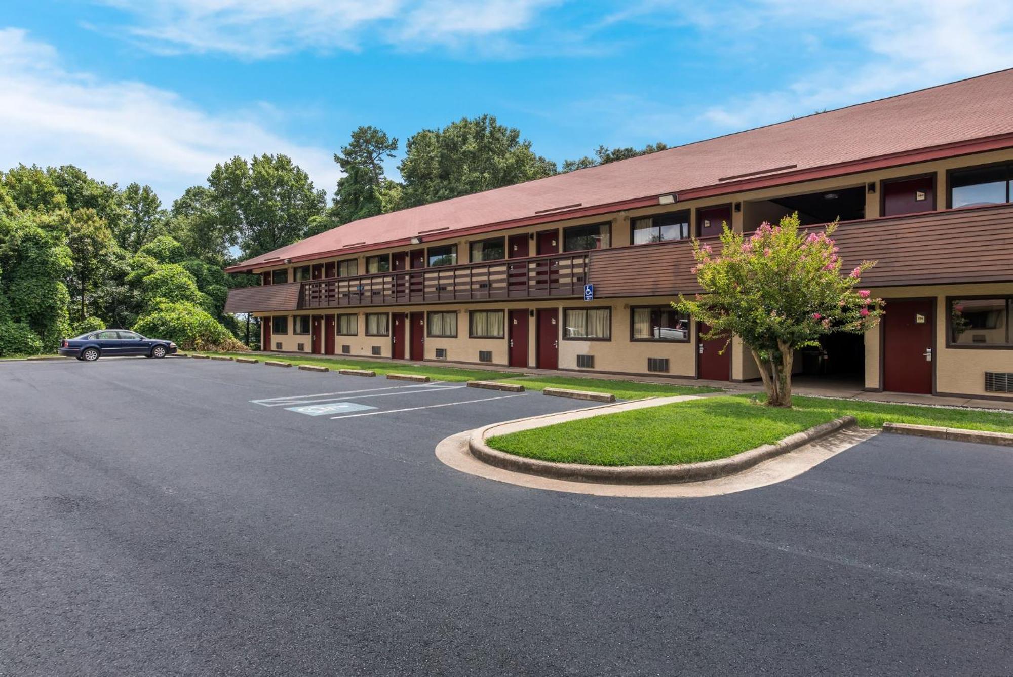 Red Roof Inn Hickory Exterior photo