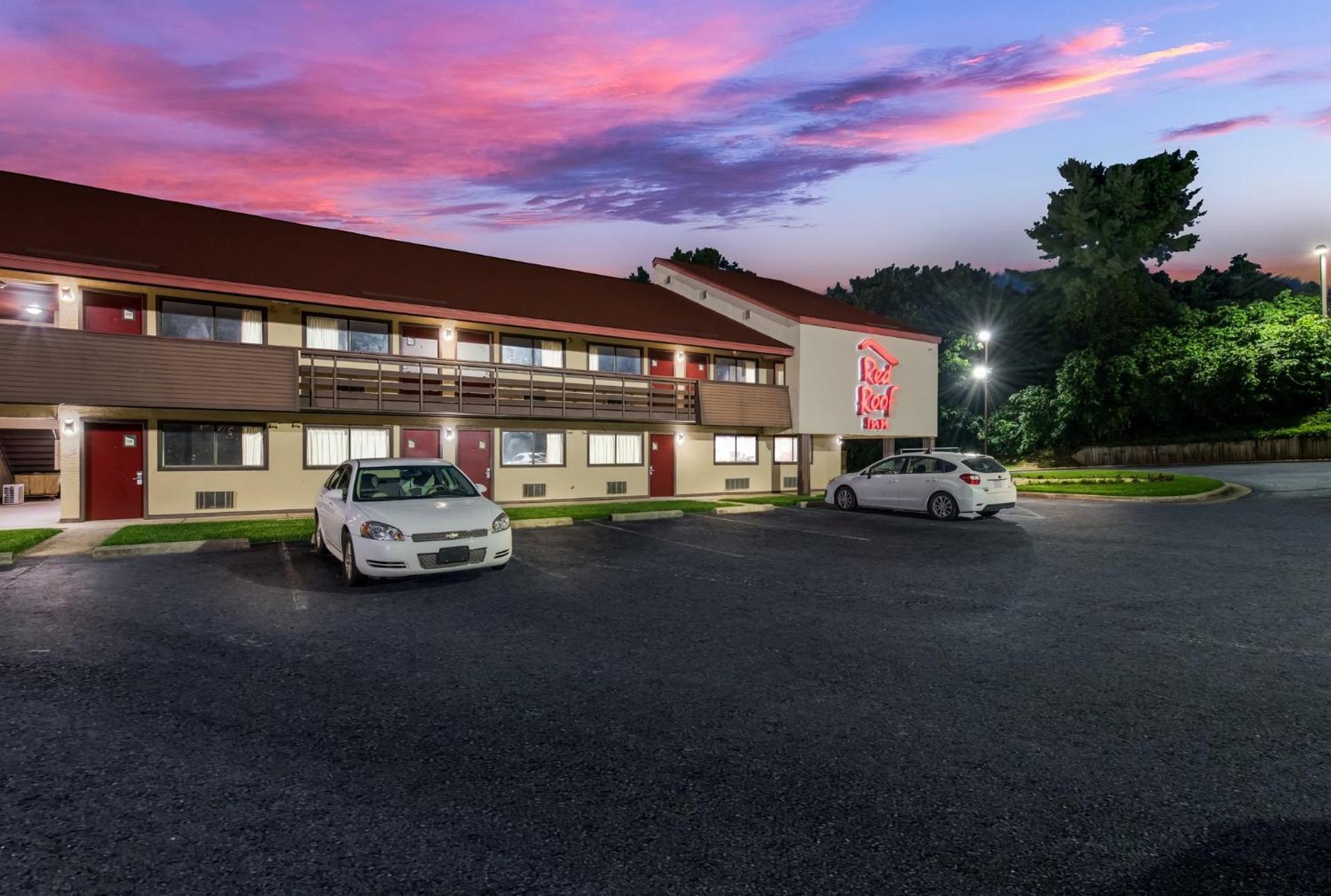Red Roof Inn Hickory Exterior photo