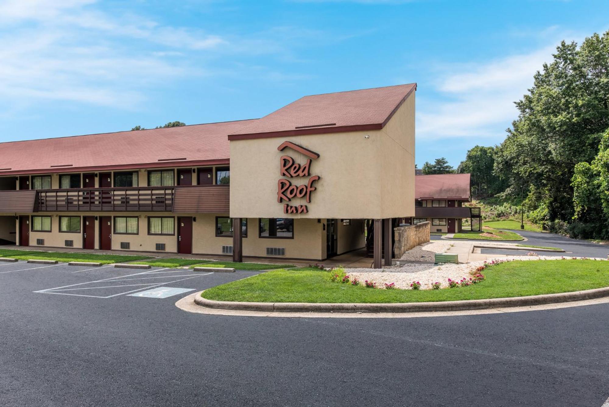 Red Roof Inn Hickory Exterior photo